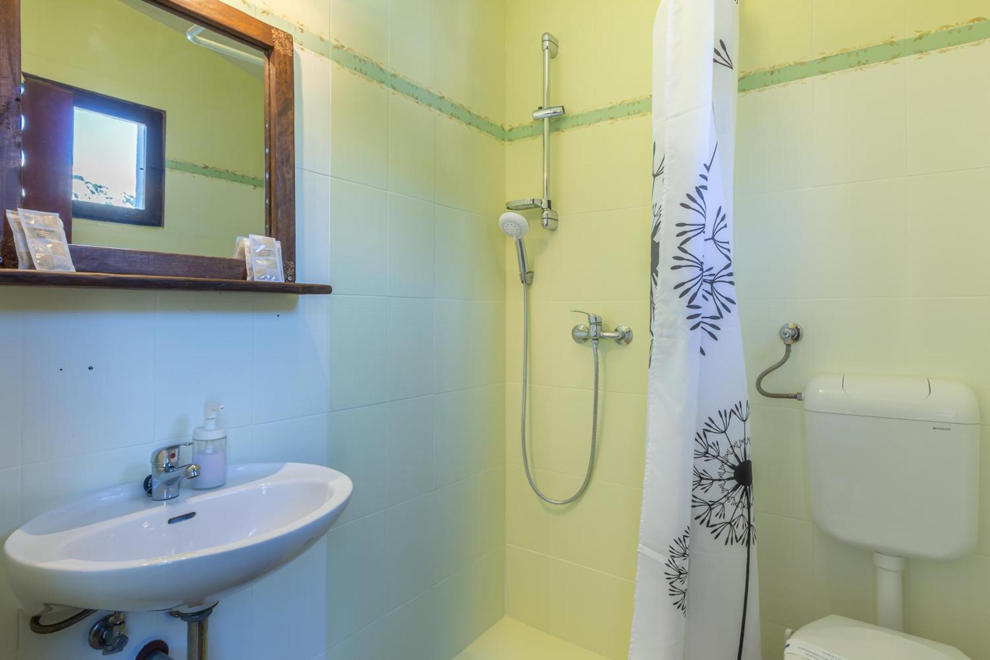 Rooms & Studio Apartments By The Way Baška Exterior foto